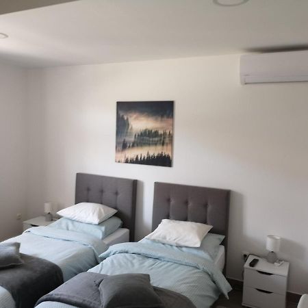 Marko Airport Rooms Velika Gorica Buitenkant foto