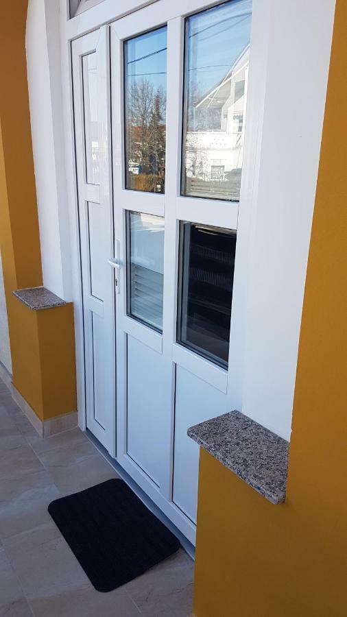 Marko Airport Rooms Velika Gorica Buitenkant foto
