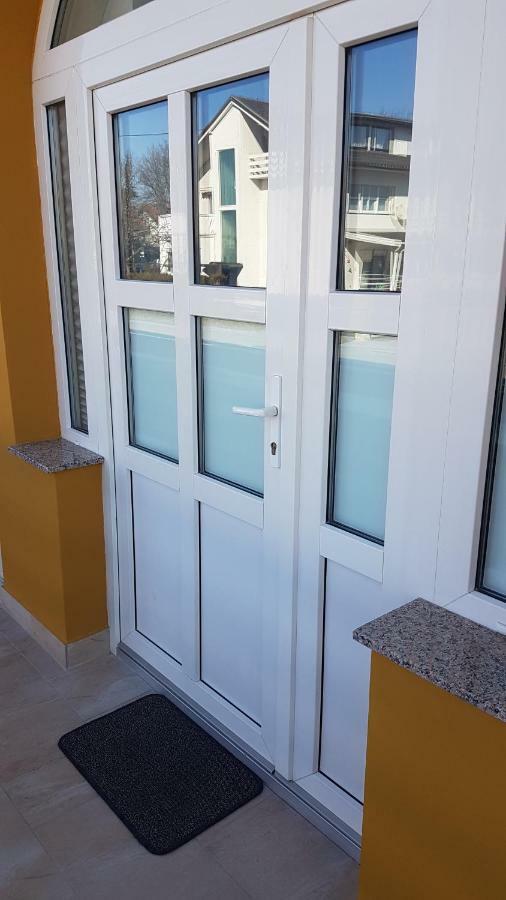Marko Airport Rooms Velika Gorica Buitenkant foto