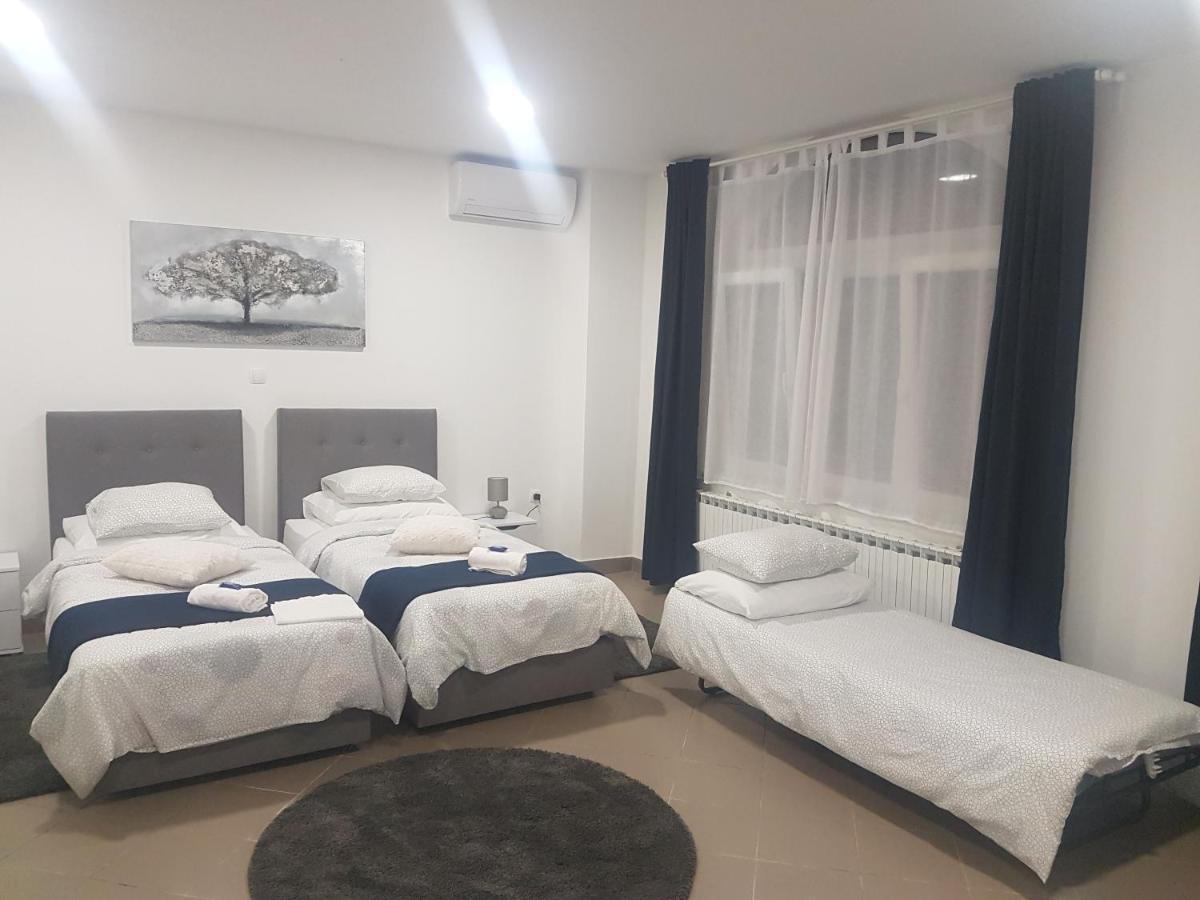 Marko Airport Rooms Velika Gorica Buitenkant foto